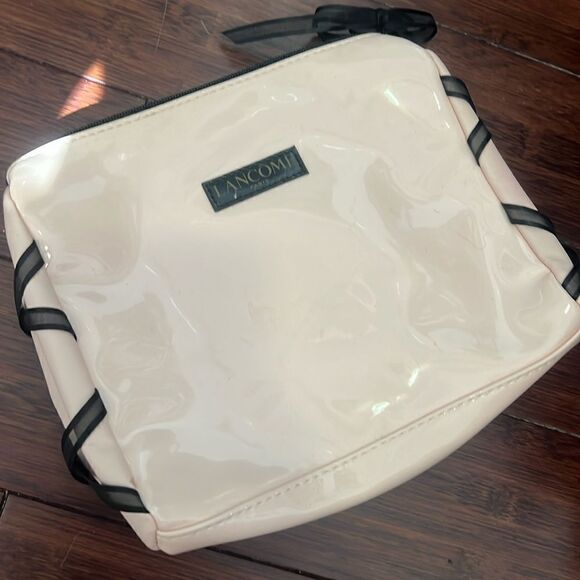 Light Pink Patent Lancôme Pouch - Makeup Travel Bag - Brand New - Bow Design - Picture 1 of 4